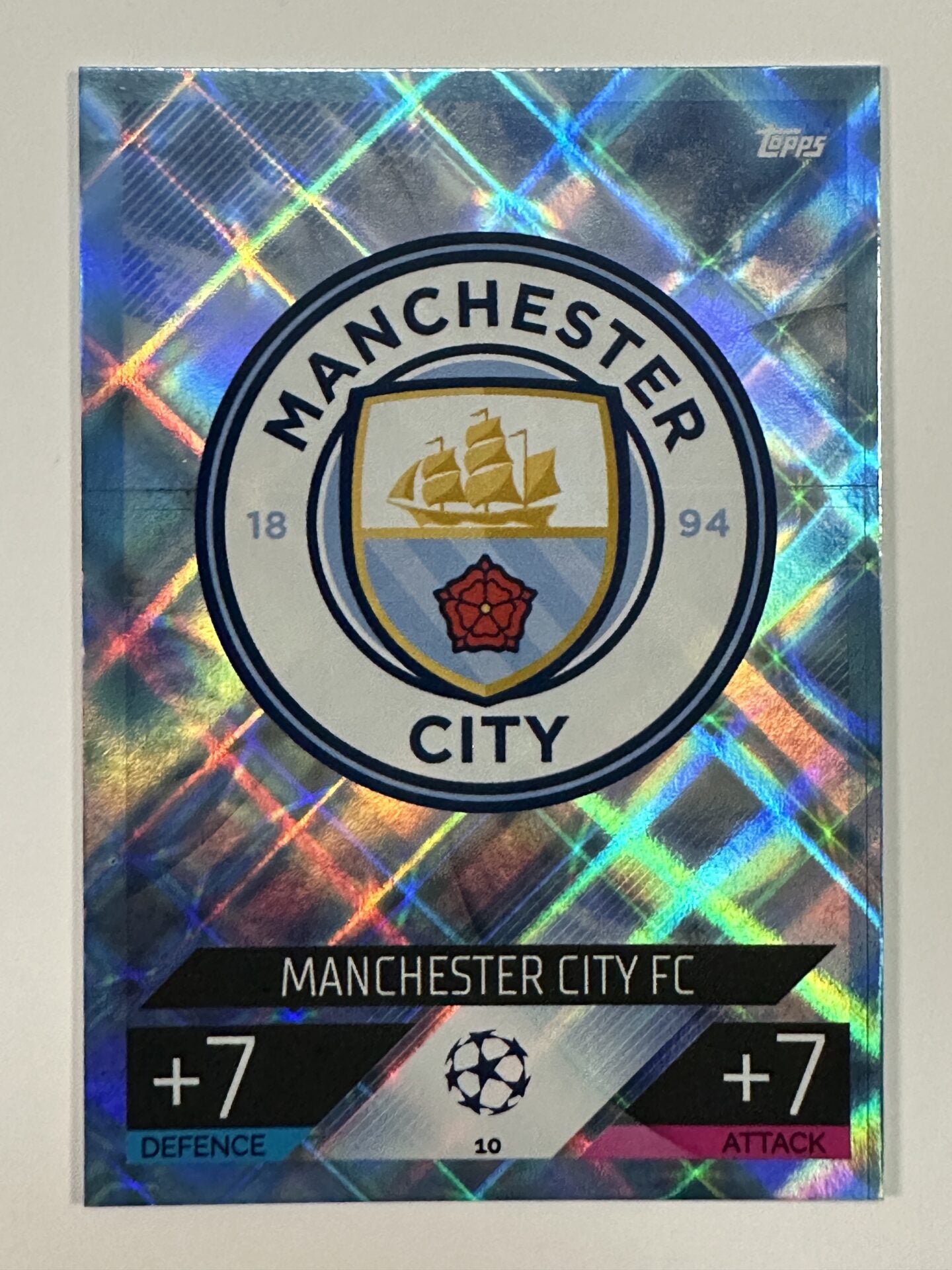 010 Team Badge Crystal Foil Parallel (Manchester City) Topps Match Attax 2022:2023 Card