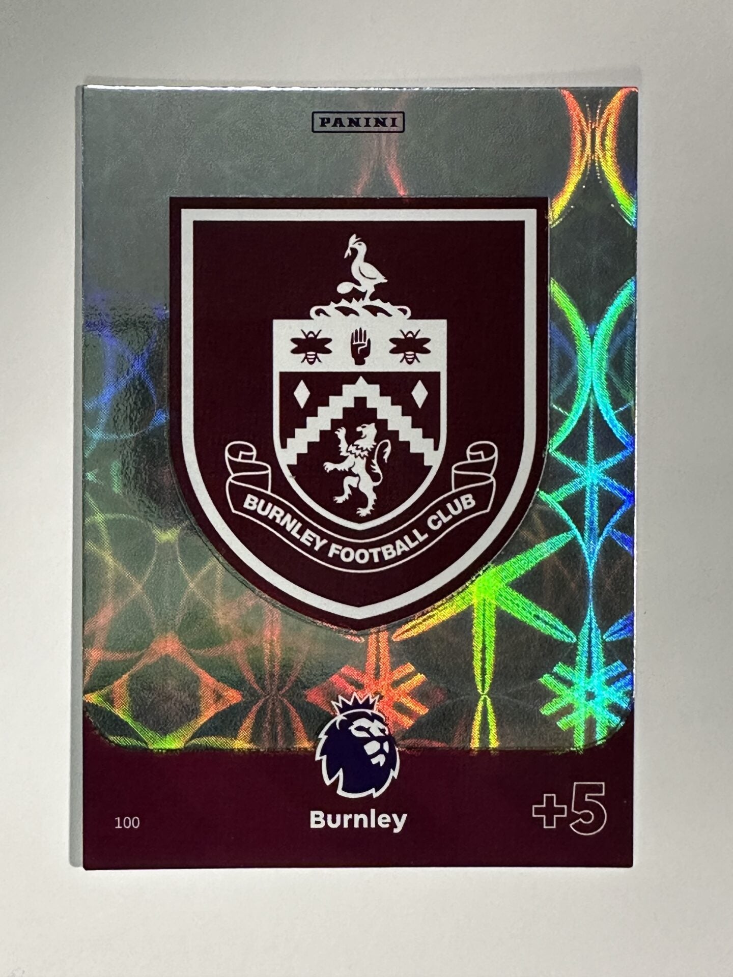 100 Badge Burnley Base Panini Premier League Adrenalyn XL 2024 Card