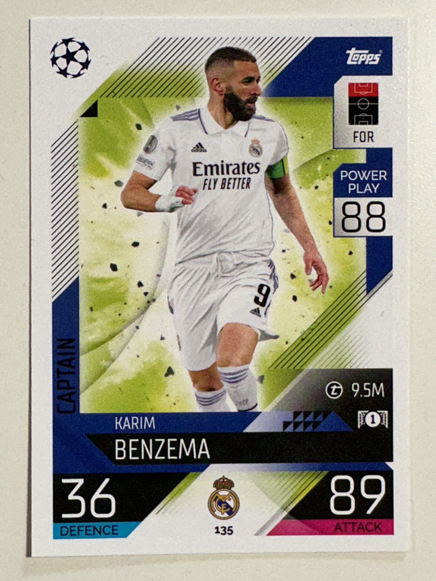 135. Karim Benzema (Real Madrid CF) &#8211; Captain &#8211; Topps Match Attax 2022:2023 card