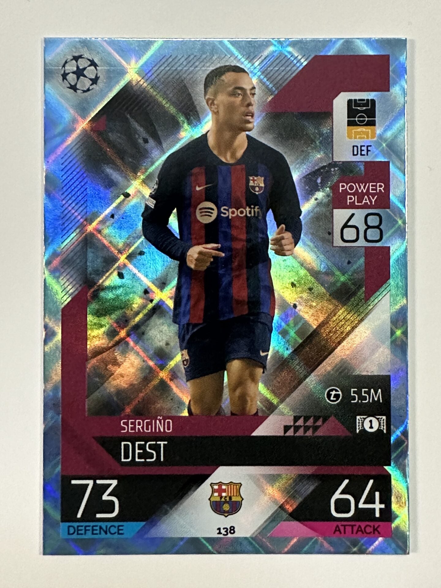 138 Sergiño Dest Base Crystal Foil Parallel (Barcelona) Topps Match Attax 2022:2023 Card