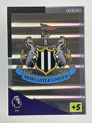 244.-Newcastle-United-Badge-Football-Card-Panini-Adrenalyn-XL-2021-22