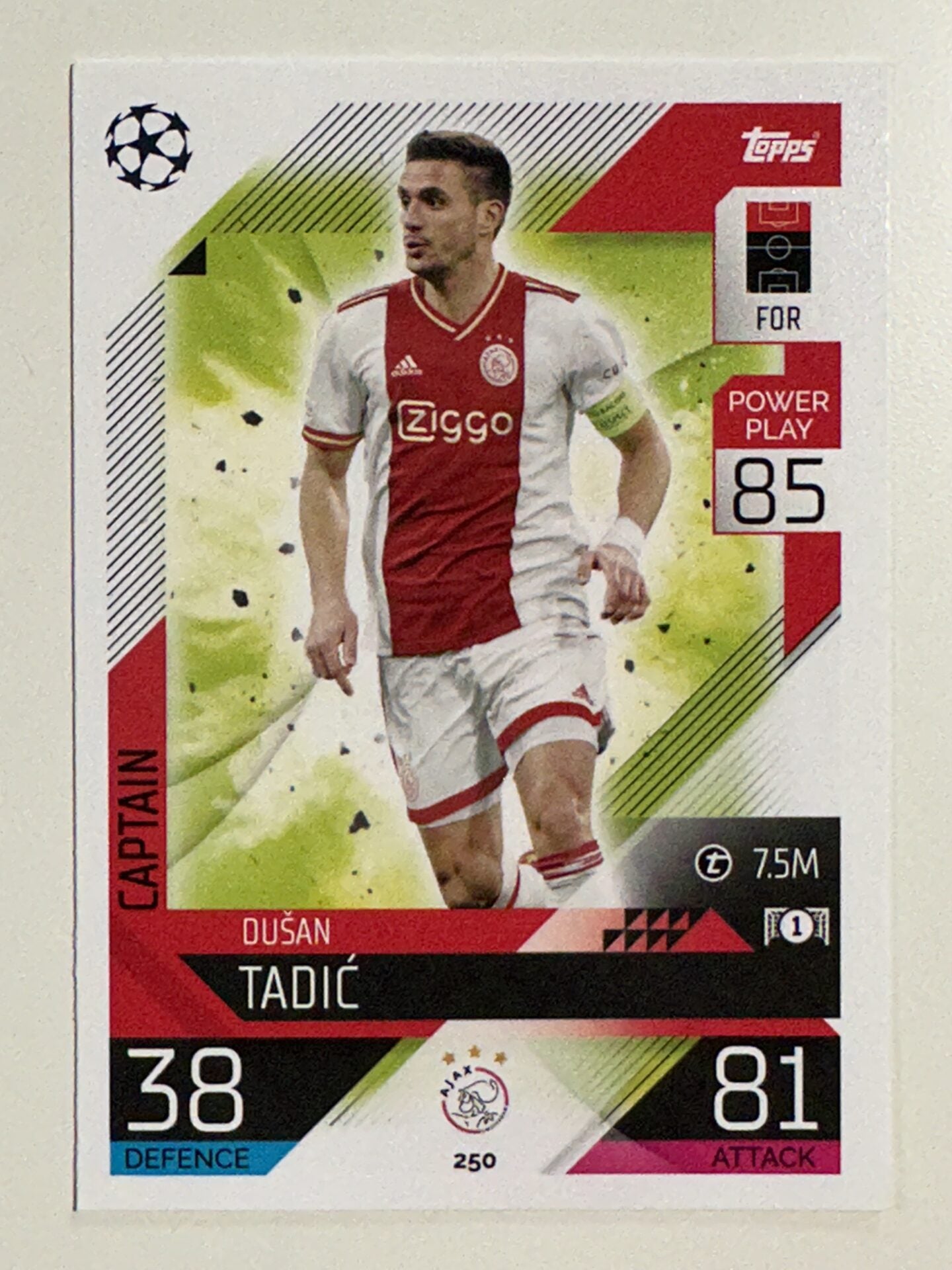 250. Dušan Tadić (AFC Ajax) &#8211; Captain &#8211; Topps Match Attax 2022:2023 card