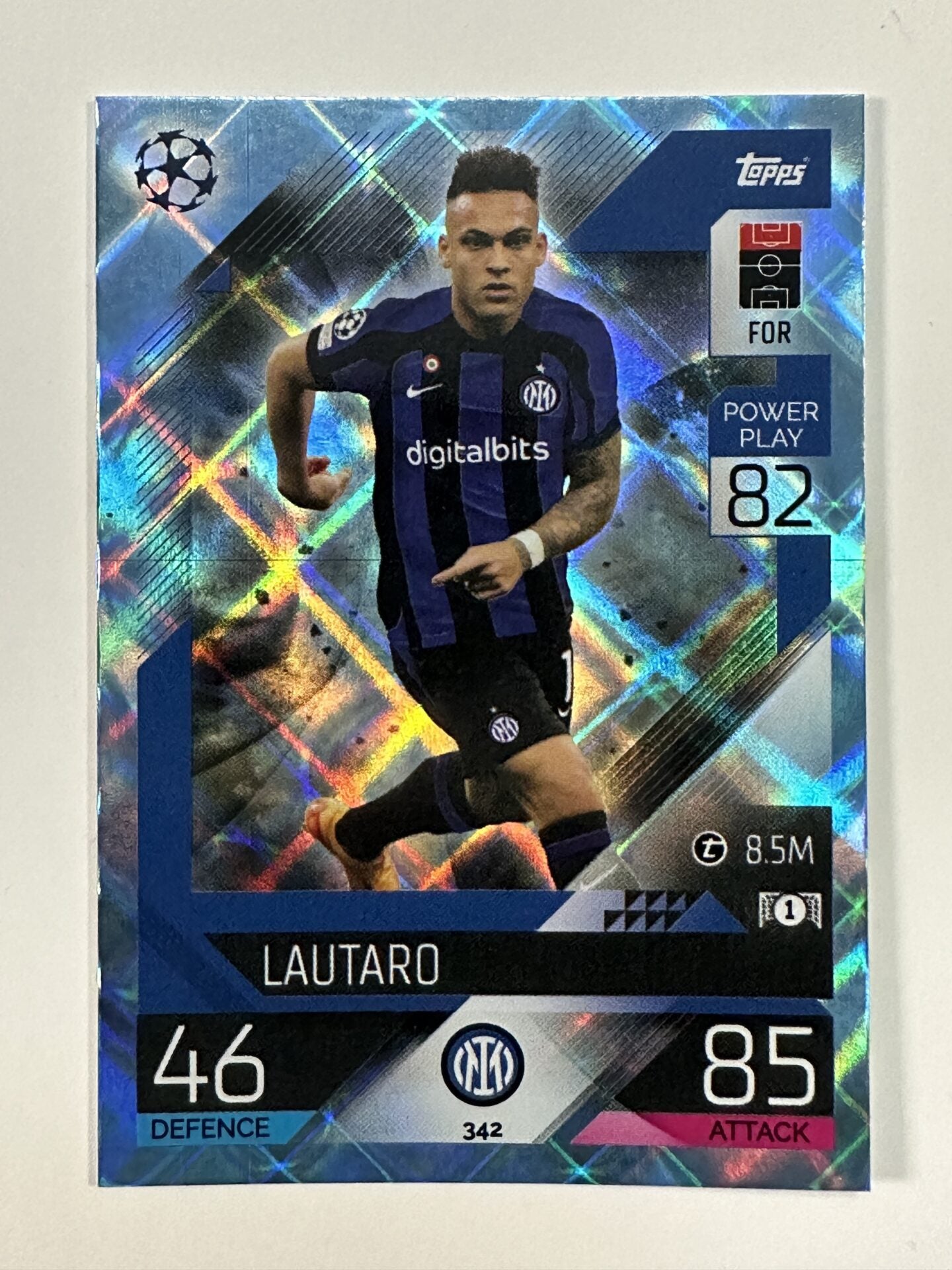 342 Lautaro Martinez Base Crystal Foil Parallel (Inter Milan) Topps Match Attax 2022:2023 Card