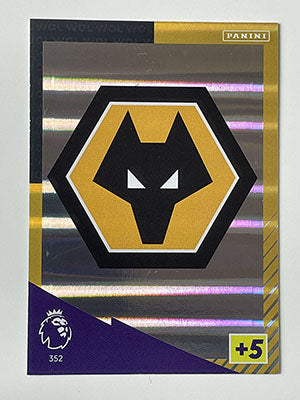 352.-Wolves-Badge-Football-Card-Panini-Adrenalyn-XL-2021-22