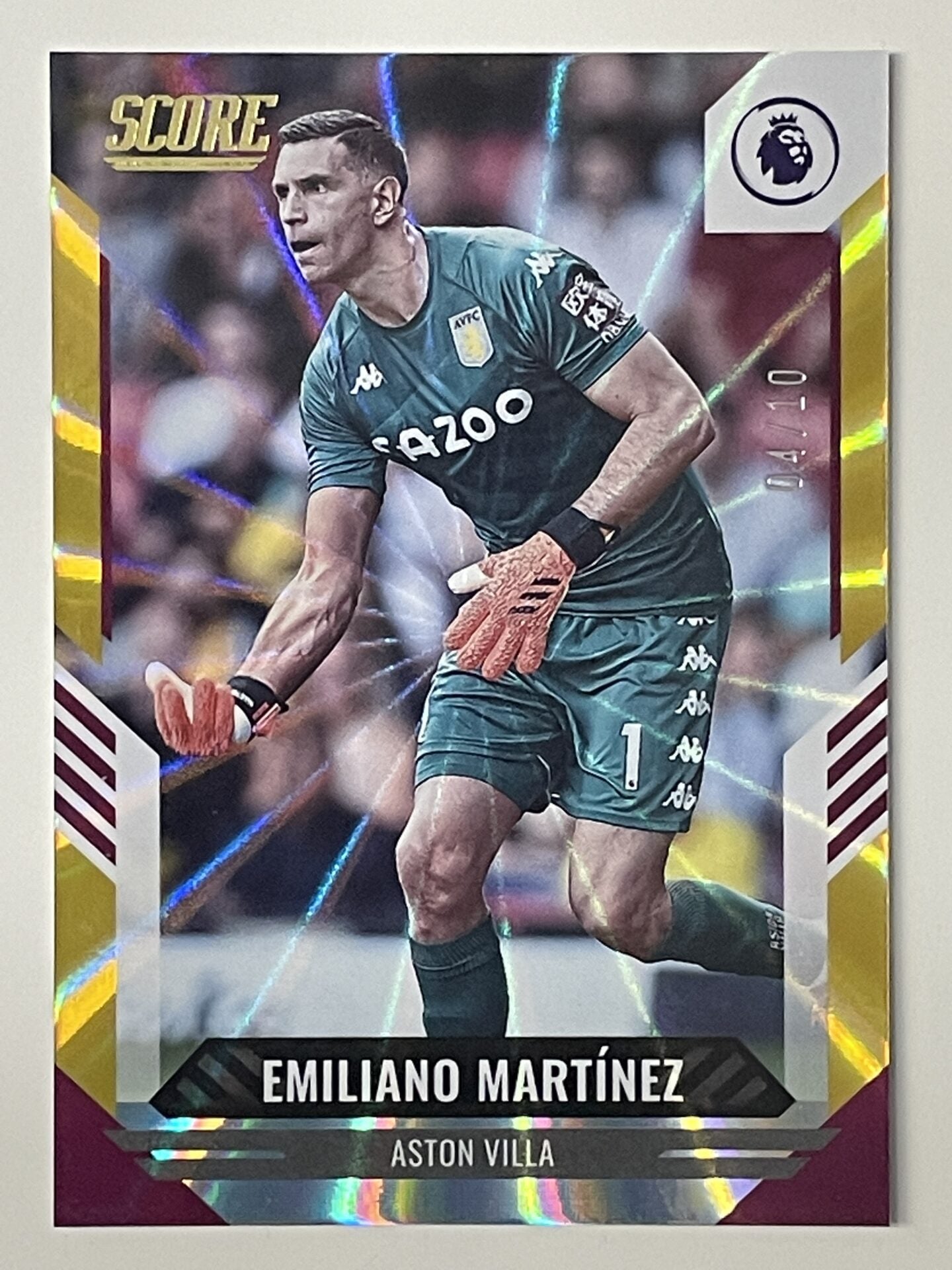 Emiliano Martinez Aston Villa Base Gold Laser Parallel Panini Premier League Score 2021 2022