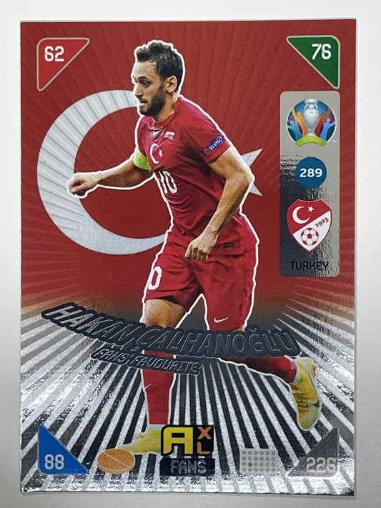 Hakan Calhanoglu Fans Favourties (Turkey) Football Card &#8211; Euro 2020 Adrenalyn XL