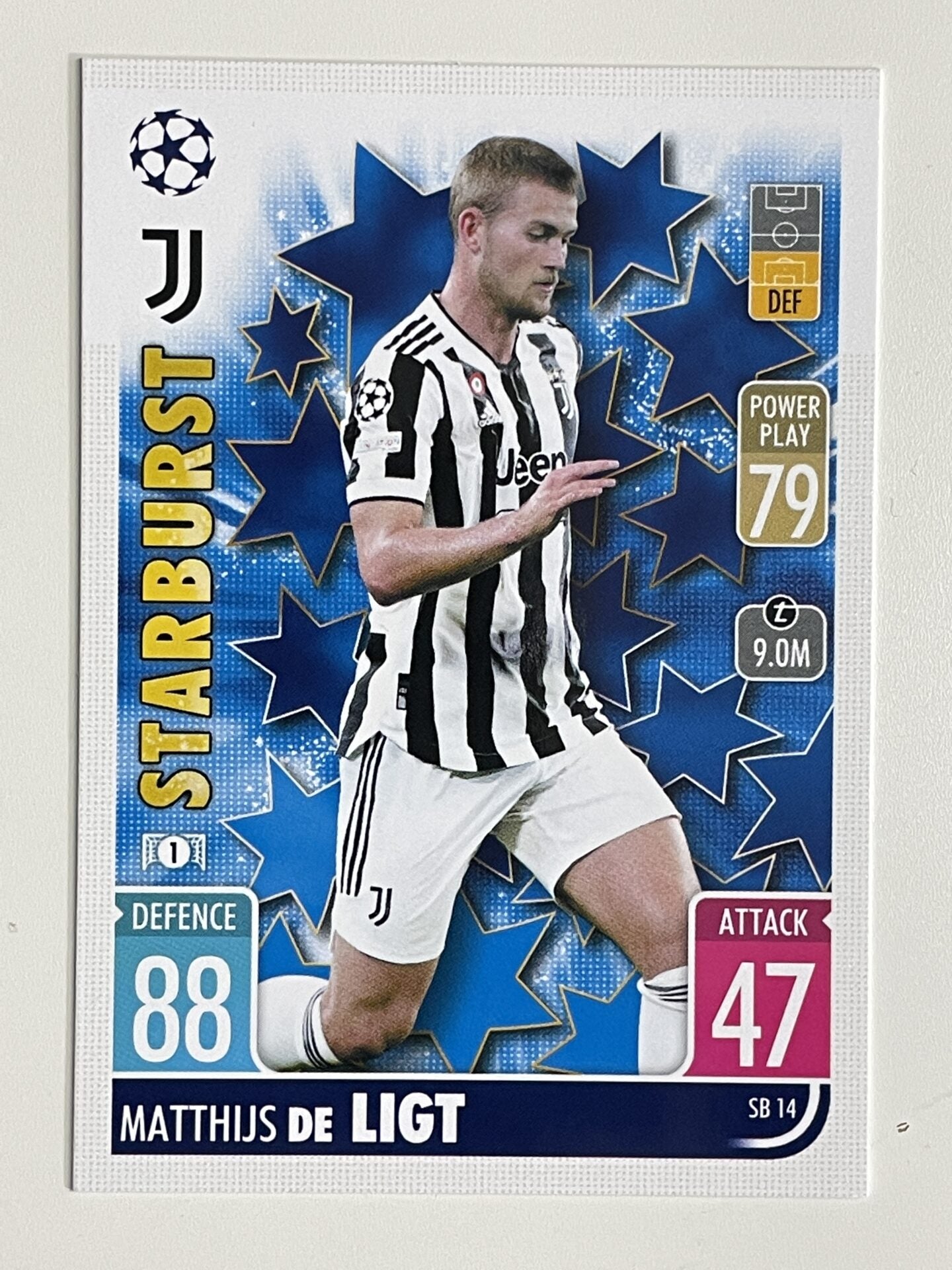 Matthijs De Ligt Juventus Starburst Topps Match Attax Extra 2021:22 Champions League Card