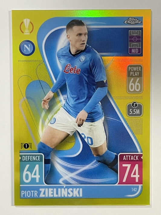 Piotr Zielinski Yellow Parallel Topps Match Attax Chrome 2021 2022