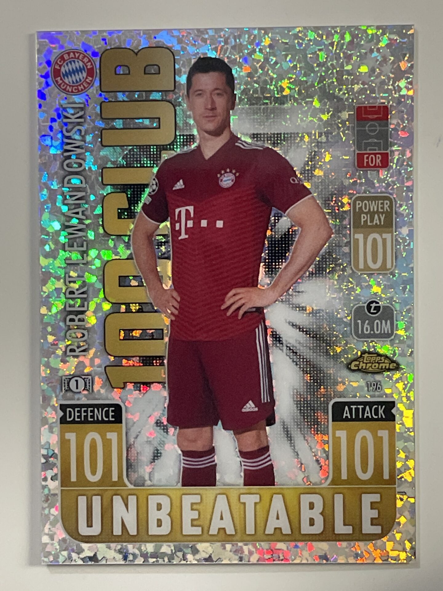 Robert Lewandowski 100 Club Speckle Topps Match Attax Chrome 2021 2022