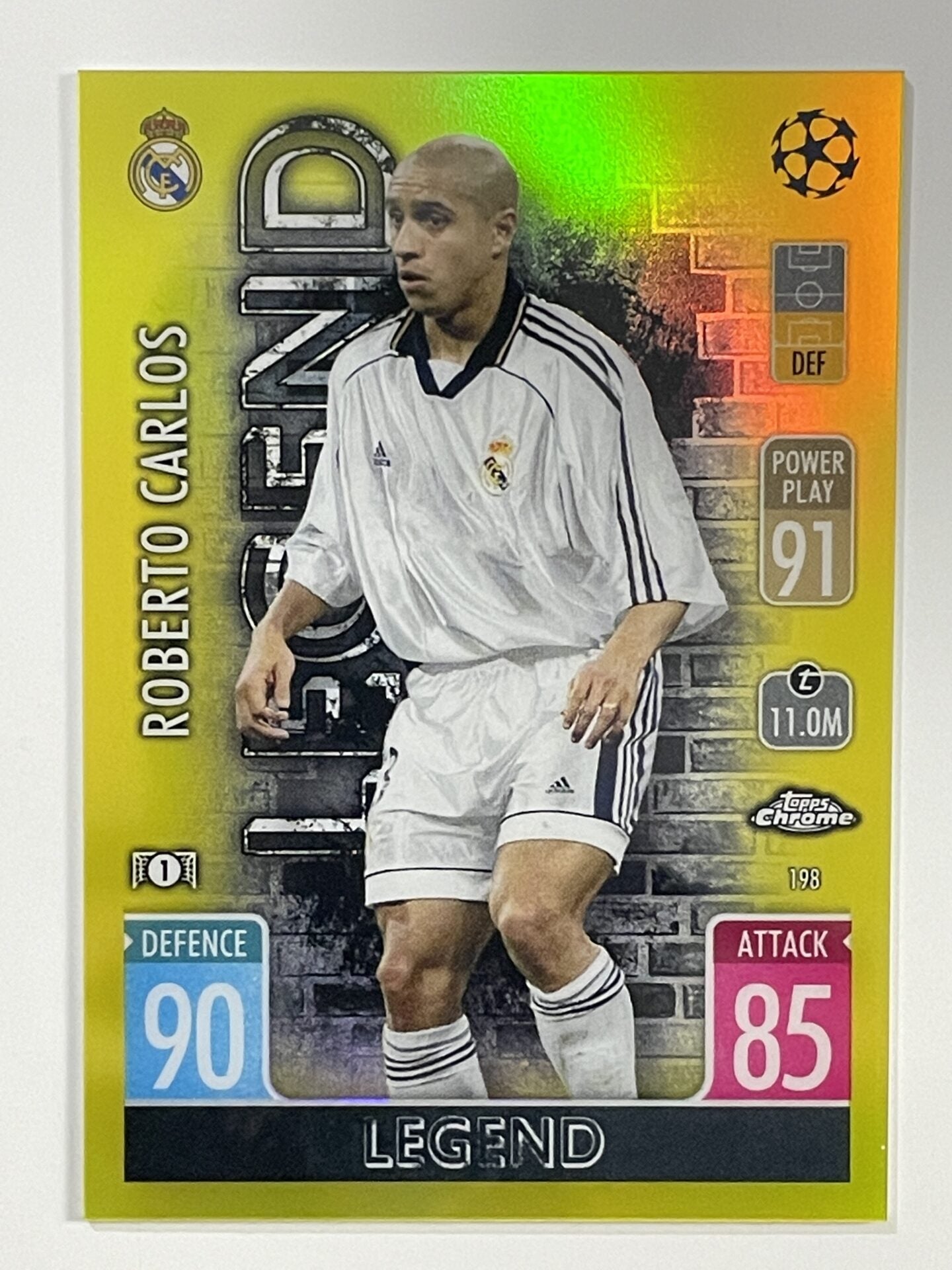 Roberto Carlos Yellow Parallel Topps Match Attax Chrome 2021 2022