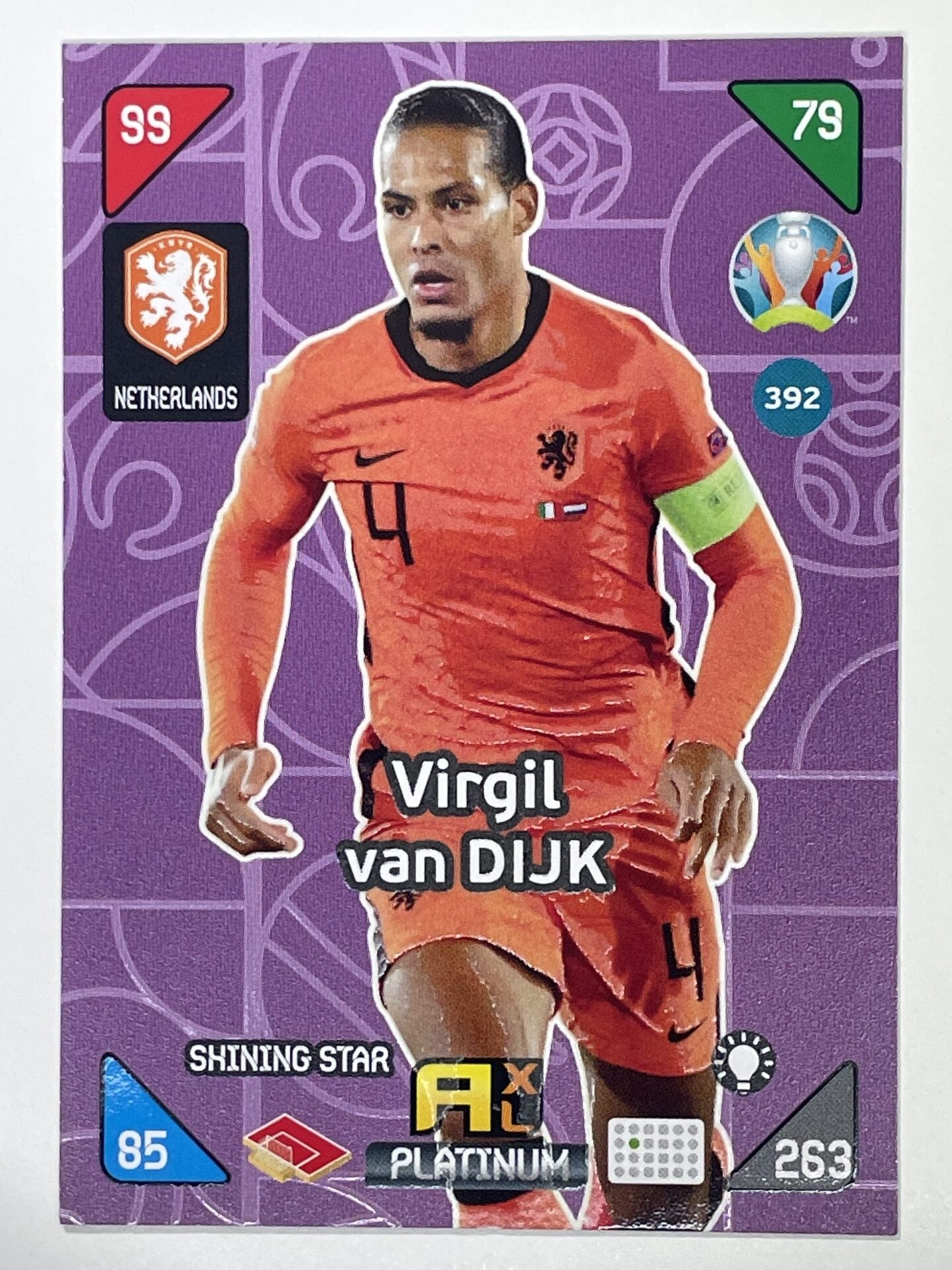 Virgil Van Dijk Shining Stars (Netherlands) Football Card &#8211; Euro 2020 Adrenalyn XL