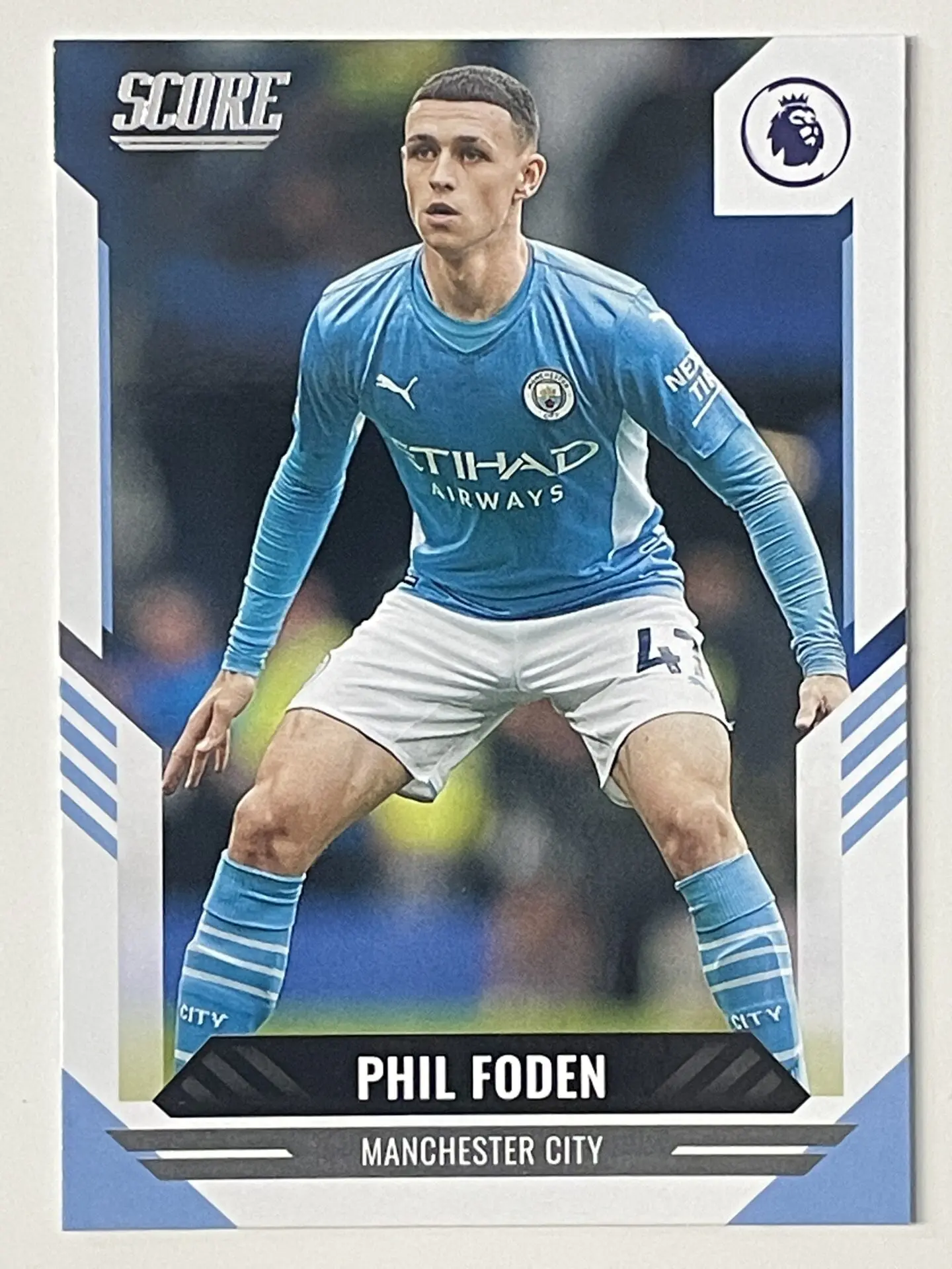 Base 009 Phil Foden Manchester City Panini Premier League Score 2021/22