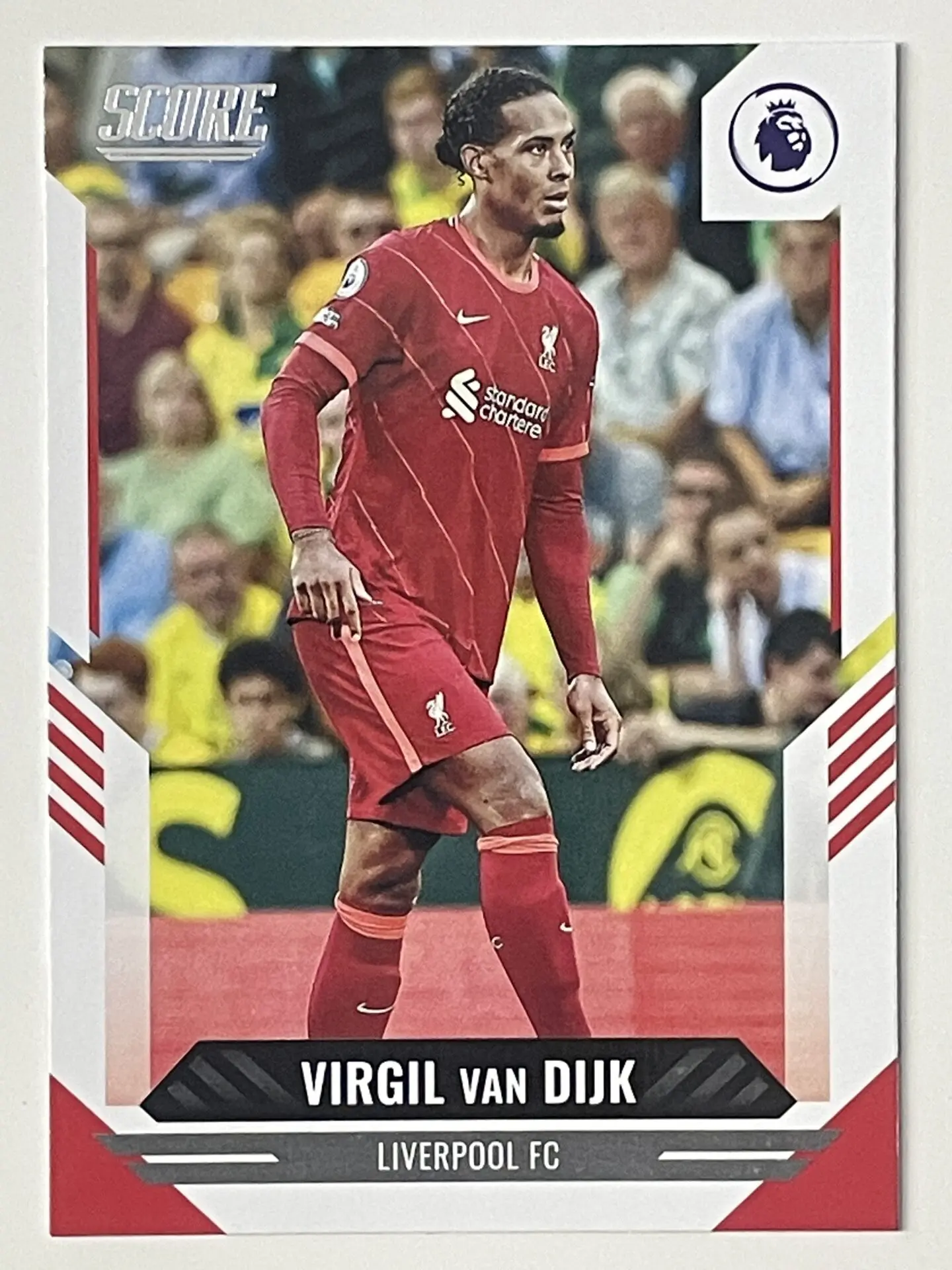 Base 032 Virgil van Dijk Liverpool Panini Premier League Score 2021/22