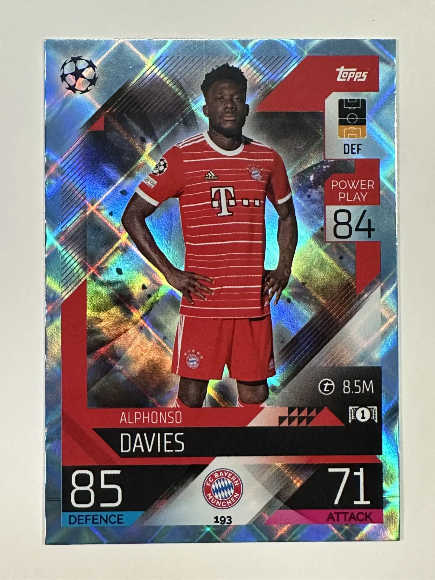 193 Alphonso Davies Base Crystal Foil Parallel (Bayern Munich) Topps Match  Attax 2022/2023 Card